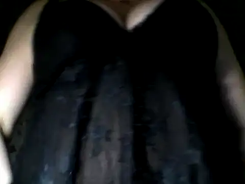 Snapshot of MeilomaWesa chatting on February 13, 10:11 pm MeilomaWesa online show from February 13, 10:11 pm