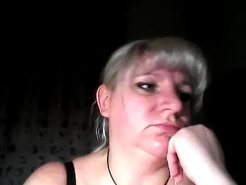 Snapshot of MeilomaWesa chatting on February 14, 7:44 pm MeilomaWesa online show from February 14, 7:44 pm