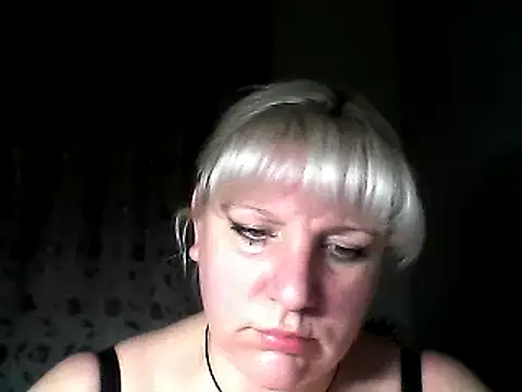 Snapshot of MeilomaWesa chatting on February 18, 8:25 pm MeilomaWesa online show from February 18, 8:25 pm