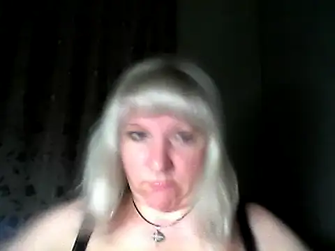 Snapshot of MeilomaWesa chatting on February 20, 8:58 pm MeilomaWesa online show from February 20, 8:58 pm