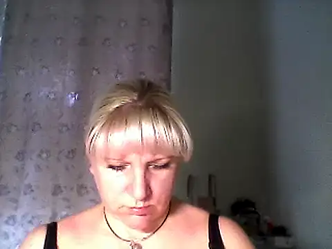 Snapshot of MeilomaWesa chatting on February 21, 6:18 am MeilomaWesa online show from February 21, 6:18 am