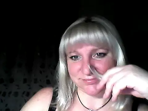 Snapshot of MeilomaWesa chatting on February 22, 6:41 pm MeilomaWesa online show from February 22, 6:41 pm