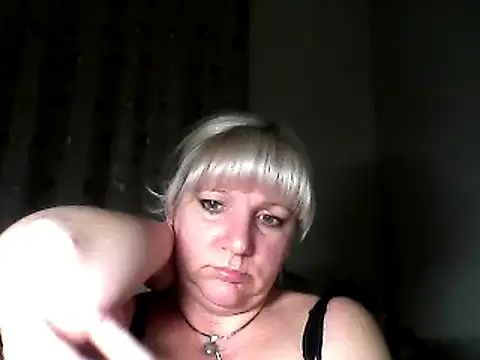 Snapshot of MeilomaWesa chatting on February 25, 8:19 pm MeilomaWesa online show from February 25, 8:19 pm