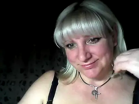 Snapshot of MeilomaWesa chatting on March 1, 8:53 pm MeilomaWesa online show from March 1, 8:53 pm