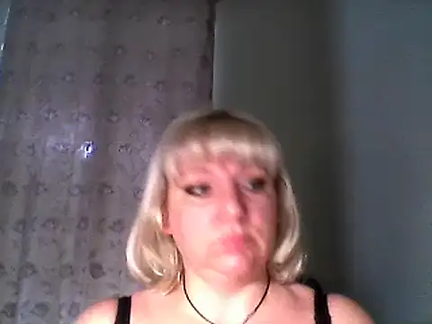 Snapshot of MeilomaWesa chatting on March 5, 10:33 am MeilomaWesa online show from March 5, 10:33 am