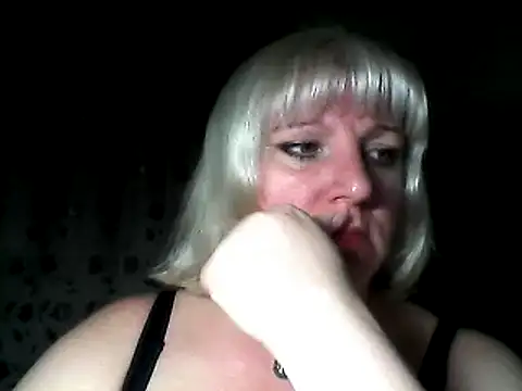 Snapshot of MeilomaWesa chatting on March 20, 5:25 pm MeilomaWesa online show from March 20, 5:25 pm