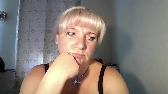 Snapshot of MeilomaWesa chatting on September 9, 6:57 am MeilomaWesa online show from September 9, 6:57 am