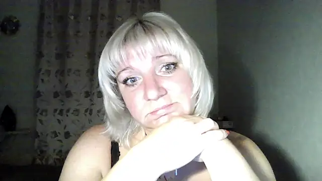 Snapshot of MeilomaWesa chatting on September 10, 8:31 pm MeilomaWesa online show from September 10, 8:31 pm