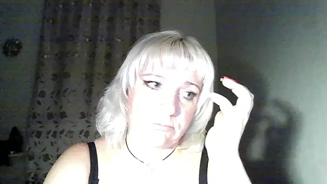 Snapshot of MeilomaWesa chatting on September 11, 8:53 pm MeilomaWesa online show from September 11, 8:53 pm