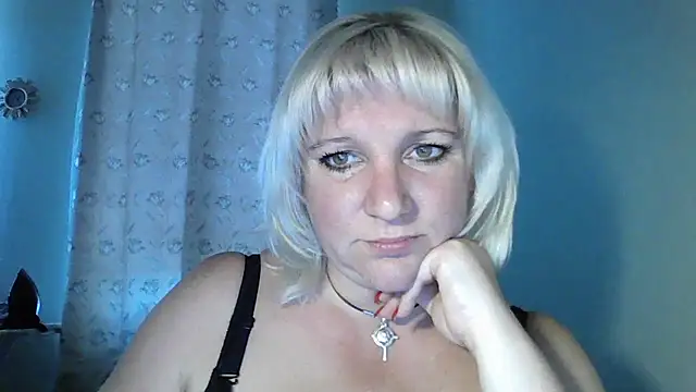 Snapshot of MeilomaWesa chatting on September 17, 10:50 am MeilomaWesa online show from September 17, 10:50 am