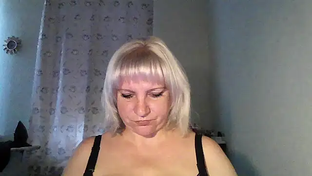 Snapshot of MeilomaWesa chatting on September 29, 7:02 am MeilomaWesa online show from September 29, 7:02 am