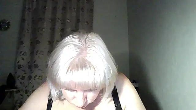 Snapshot of MeilomaWesa chatting on September 29, 7:30 pm MeilomaWesa online show from September 29, 7:30 pm