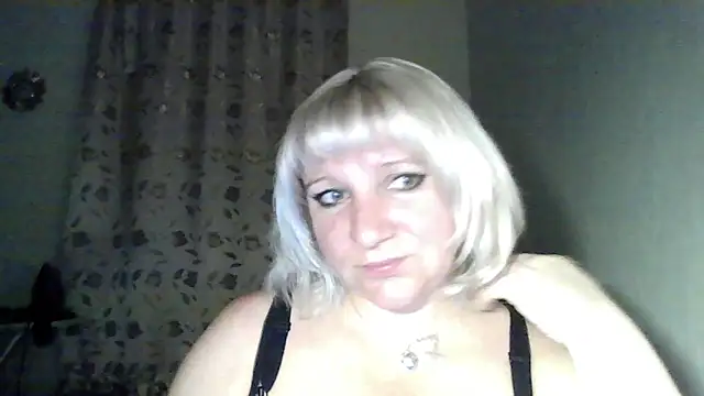 Snapshot of MeilomaWesa chatting on October 16, 7:48 pm MeilomaWesa online show from October 16, 7:48 pm