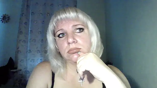 Snapshot of MeilomaWesa chatting on October 31, 11:55 am MeilomaWesa online show from October 31, 11:55 am