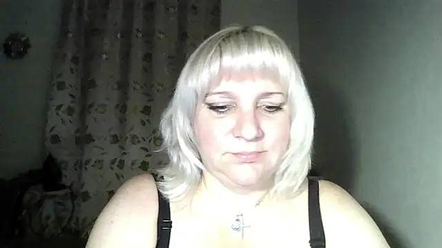 Snapshot of MeilomaWesa chatting on November 6, 2:29 pm MeilomaWesa online show from November 6, 2:29 pm