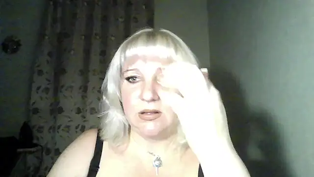 Snapshot of MeilomaWesa chatting on November 7, 2:06 pm MeilomaWesa online show from November 7, 2:06 pm