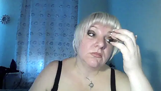 Snapshot of MeilomaWesa chatting on November 8, 7:30 am MeilomaWesa online show from November 8, 7:30 am