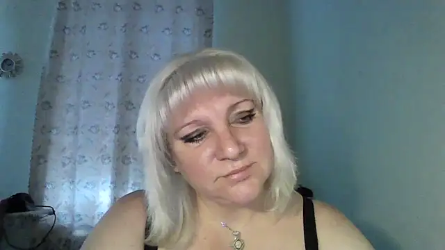 Snapshot of MeilomaWesa chatting on November 16, 10:54 am MeilomaWesa online show from November 16, 10:54 am