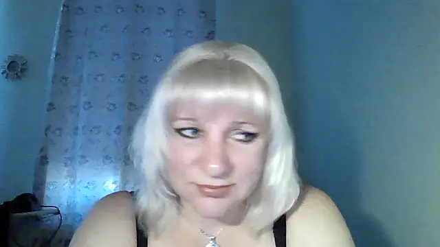 Snapshot of MeilomaWesa chatting on November 18, 6:29 am MeilomaWesa online show from November 18, 6:29 am