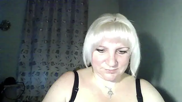 Snapshot of MeilomaWesa chatting on November 20, 1:33 pm MeilomaWesa online show from November 20, 1:33 pm