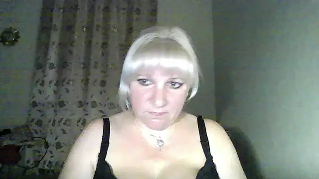 Snapshot of MeilomaWesa chatting on November 25, 5:02 pm MeilomaWesa online show from November 25, 5:02 pm