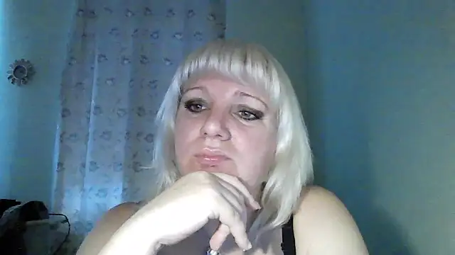 Snapshot of MeilomaWesa chatting on November 28, 10:18 am MeilomaWesa online show from November 28, 10:18 am