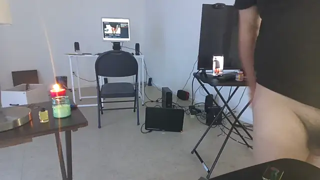 Snapshot of Peachestabby147 chatting on October 26, 9:31 pm Peachestabby147 online show from October 26, 9:31 pm