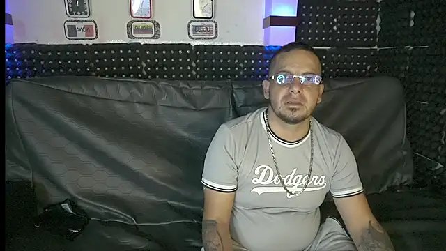 Dulce yors online show from March 8, 11:07 pm