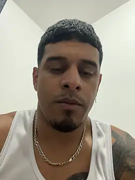 Snapshot of vincen_jose chatting on January 6, 8:57 am vincen jose online show from January 6, 8:57 am