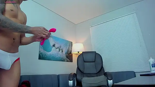 Snapshot of vincen_jose chatting on October 6, 6:55 am vincen jose online show from October 6, 6:55 am