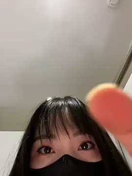 Asia-Lynn online show from December 13, 10:30 am