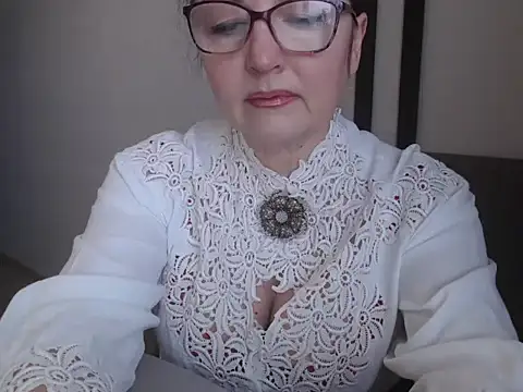 Alma44 online show from January 6, 8:29 am