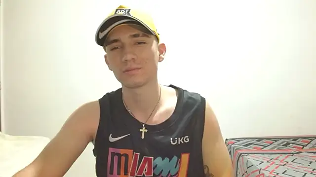 ChicoMaloFfF online show from April 12, 1:43 am