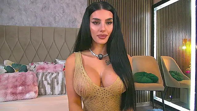 Snapshot of AmyBlair chatting on November 22, 8:35 am AmyBlair online show from November 22, 8:35 am