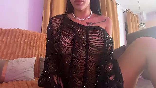 Snapshot of AmyBlair chatting on November 23, 7:35 pm AmyBlair online show from November 23, 7:35 pm