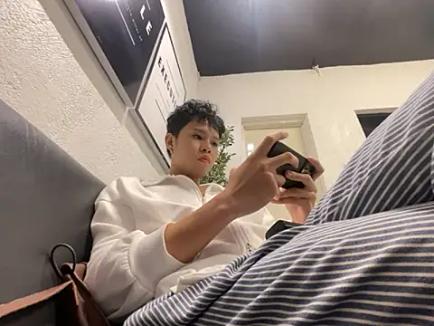 Snapshot of Plaxtique chatting on November 8, 2:39 pm Plaxtique online show from November 8, 2:39 pm