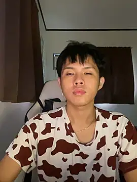 Snapshot of Plaxtique chatting on December 18, 10:49 pm Plaxtique online show from December 18, 10:49 pm