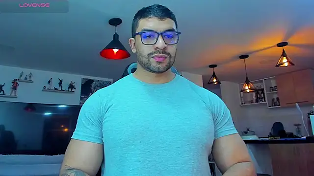 Snapshot of Michael_Diamond chatting on December 10, 2:27 am Michael Diamond online show from December 10, 2:27 am