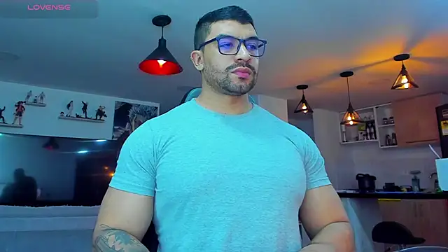 Snapshot of Michael_Diamond chatting on December 11, 2:41 am Michael Diamond online show from December 11, 2:41 am