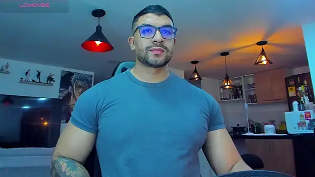Snapshot of Michael_Diamond chatting on December 23, 1:51 am Michael Diamond online show from December 23, 1:51 am