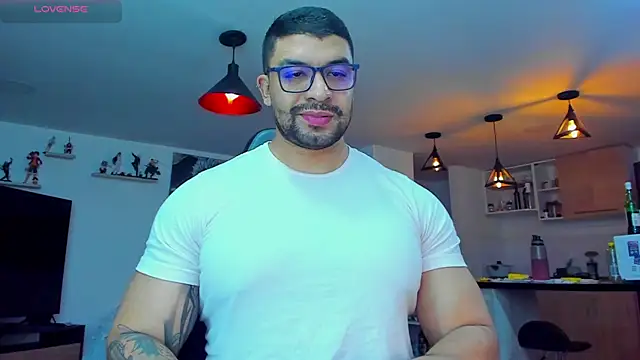Snapshot of Michael_Diamond chatting on January 25, 4:02 am Michael Diamond online show from January 25, 4:02 am