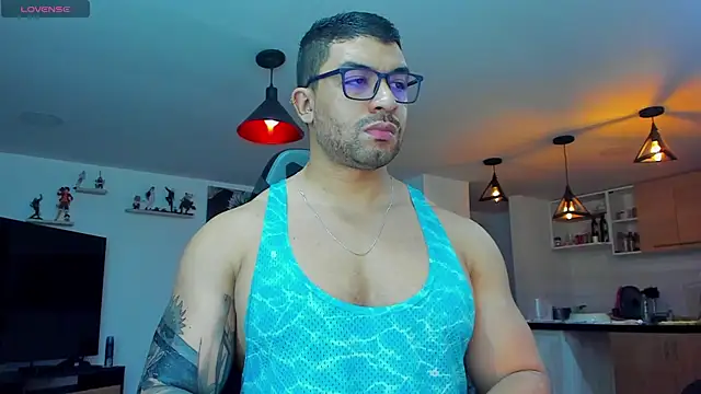 Snapshot of Michael_Diamond chatting on February 4, 2:39 am Michael Diamond online show from February 4, 2:39 am