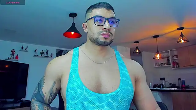Snapshot of Michael_Diamond chatting on February 24, 4:49 am Michael Diamond online show from February 24, 4:49 am