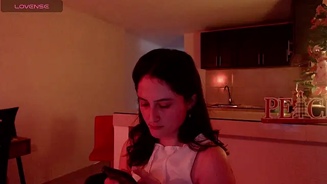 Snapshot of AlissonnFoxx chatting on December 27, 10:37 pm AlissonnFoxx online show from December 27, 10:37 pm