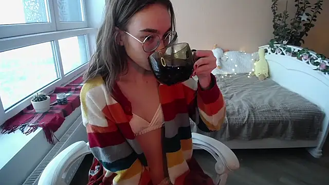 Snapshot of MissLinaDream chatting on February 19, 1:50 pm MissLinaDream online show from February 19, 1:50 pm