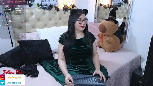 Snapshot of AnnaRedgrave chatting on November 23, 8:25 am AnnaRedgrave online show from November 23, 8:25 am