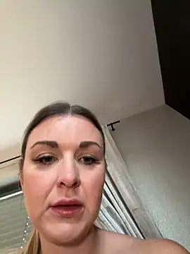 Bella-Tight online show from March 18, 7:11 am