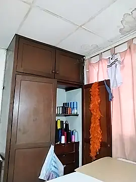 Snapshot of Alissamore3 chatting on February 23, 1:32 pm Alissamore3 online show from February 23, 1:32 pm
