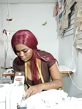Snapshot of Alissamore3 chatting on February 24, 10:48 am Alissamore3 online show from February 24, 10:48 am