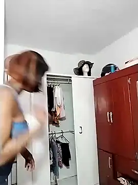 Snapshot of Alissamore3 chatting on March 16, 1:17 pm Alissamore3 online show from March 16, 1:17 pm